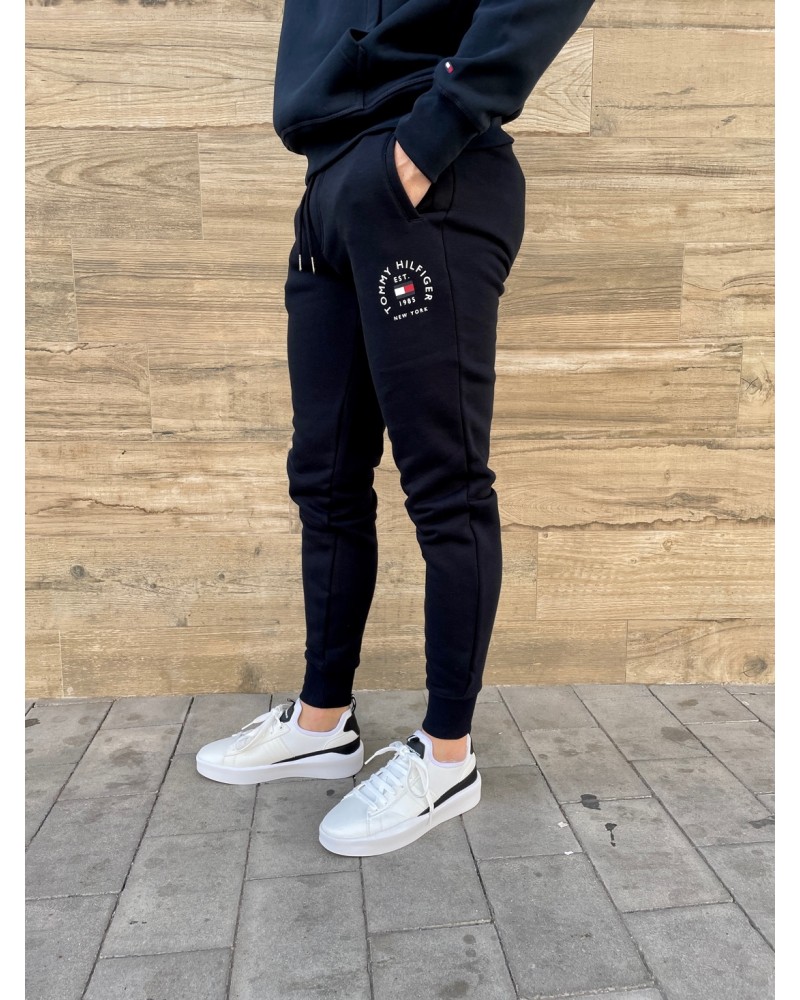 PANTALON FELPA TOMMY HILFIGER AZUL MARINO TOMMY HILFIGER PANTALON FELPA TOMMY HILFIGER AZUL MARINO TOMMY HILFIGER