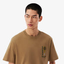 CAMISETA CAMEL CON BORDADO Y ESTAMPADO LACOSTE