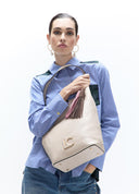 BOLSO BEIGE CON POMPONES LOLA CASADEMUNT