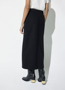 FALDA NEGRA TABLAS CON CADENA LOLA CASADEMUNT