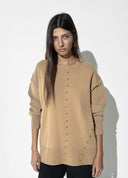 JERSEY CAMEL CORTE ASIMETRICO CON TACHAS LOLA CASADEMUNT