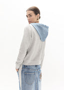 SUDADERA CAPUCHA DENIM CON PINS LOLA CASADEMUNT