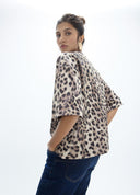 CAMISETA CUELLO CAJA FIT ESTAMPADO LEOPARDO LOLA CASADEMUNT