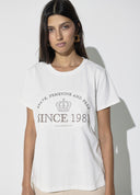 CAMISETA BLANCA CON STRASS Y TACHAS LOLA CASADEMUNT