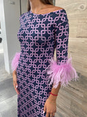 VESTIDO LARGO ESTAPADO DETALLE PLUMAS MANGAS MOSKADA 7205 MOSKADA