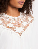 CAMISETA MANGA LARGA DETALLE ESCOTE CRUDA MORGAN TJOUR
