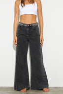 VAQUEROS PATA ANCHA CINTURA TACHAS DENIM NEGRO BSB 212941